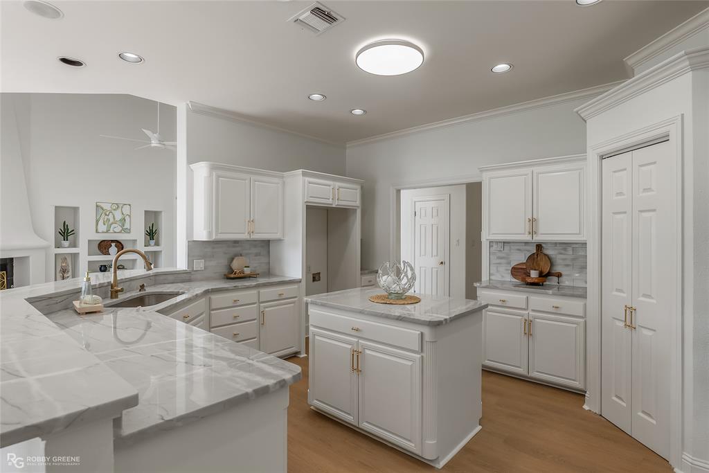 2015 Woodlake Drive Property Photo 12