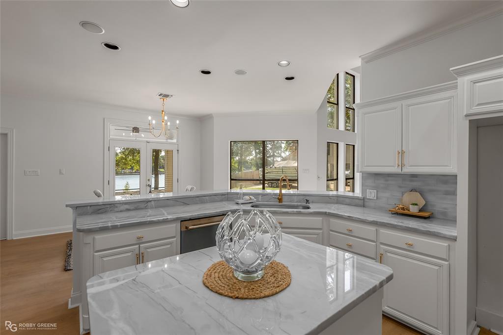 2015 Woodlake Drive Property Photo 13