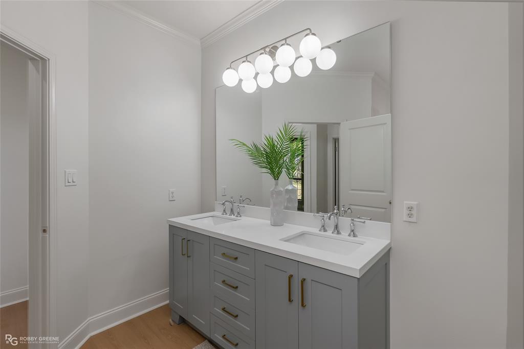2015 Woodlake Drive Property Photo 17