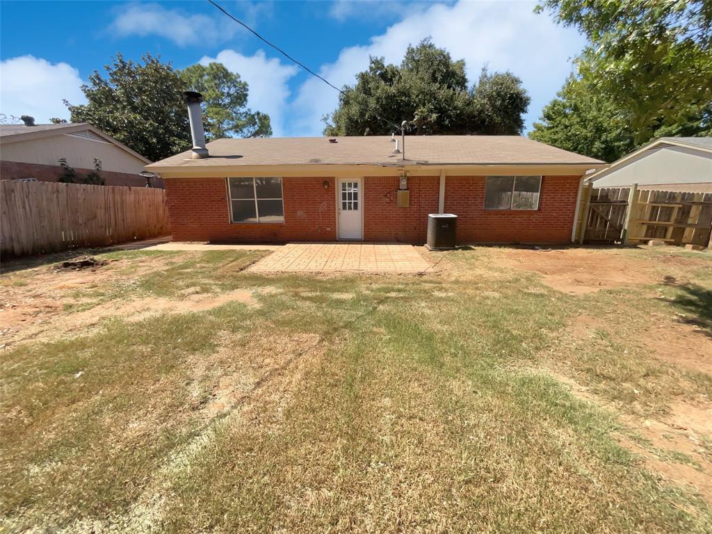 5815 Woodsetter Lane Property Photo 6