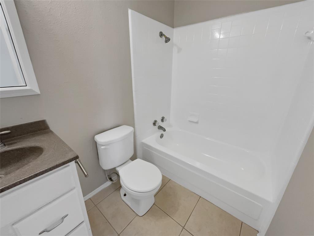 5815 Woodsetter Lane Property Photo 12