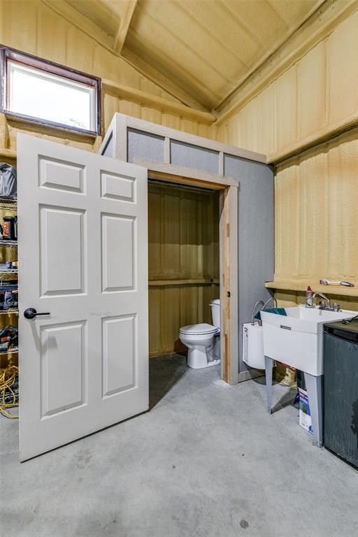 2825 County Road 2975 Property Photo 32