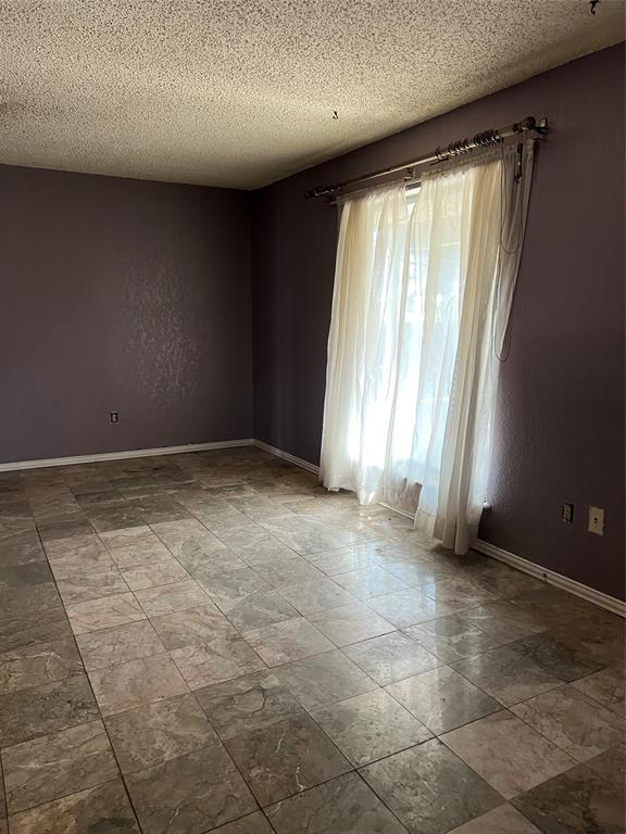 910 Brookside Street Property Photo 2