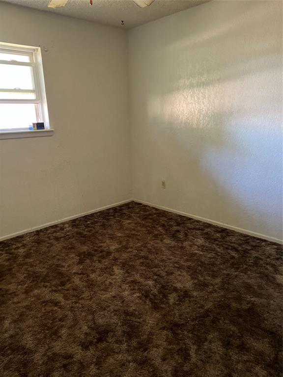 910 Brookside Street Property Photo 4