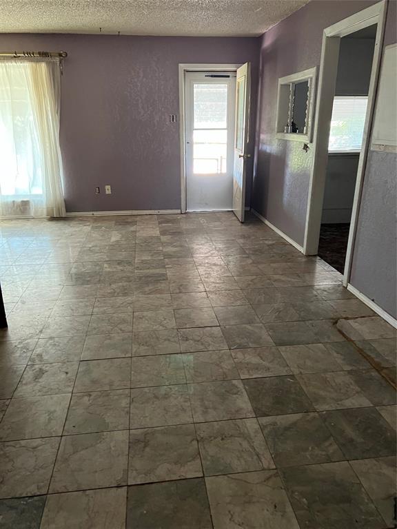 910 Brookside Street Property Photo 7