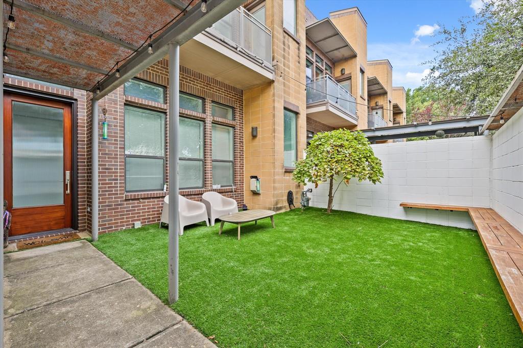 3707 Commerce Street Property Photo