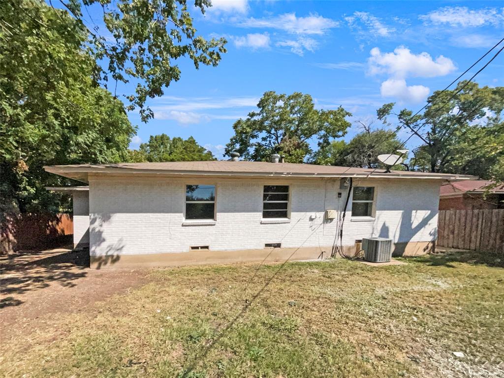 222 Brazos Street Property Photo 6