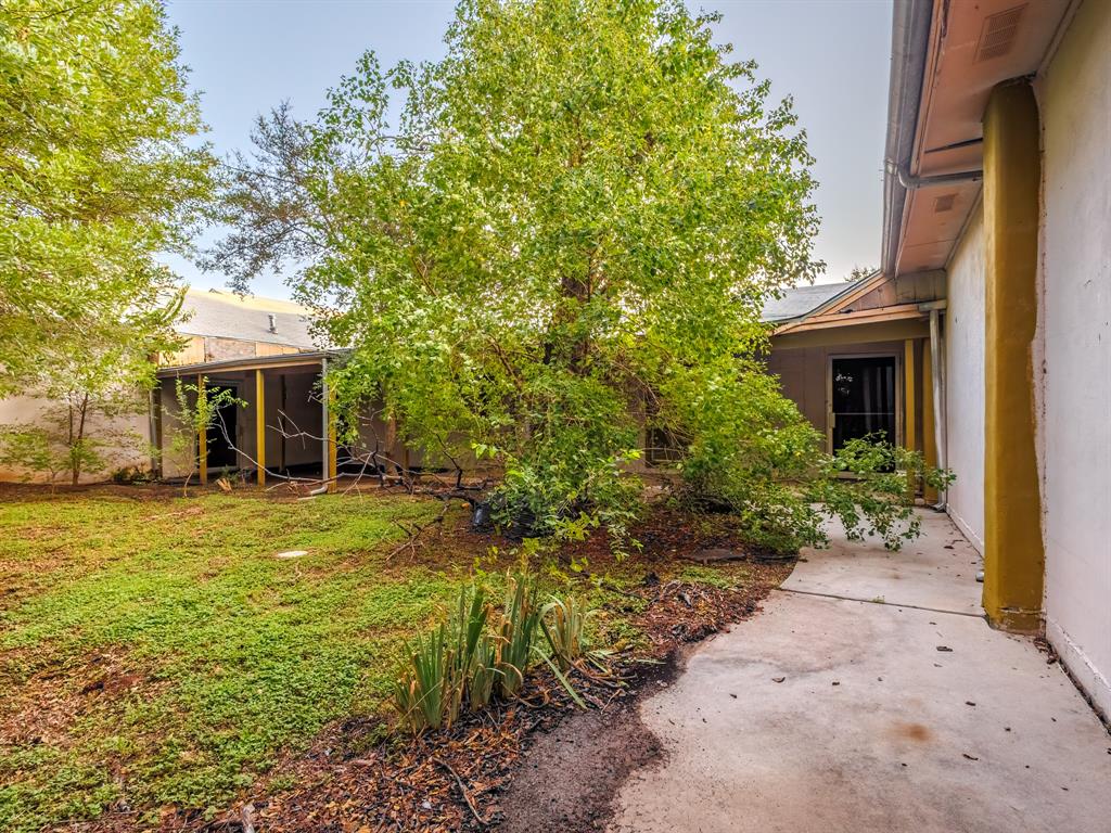 2719 Austin Avenue Property Photo 12
