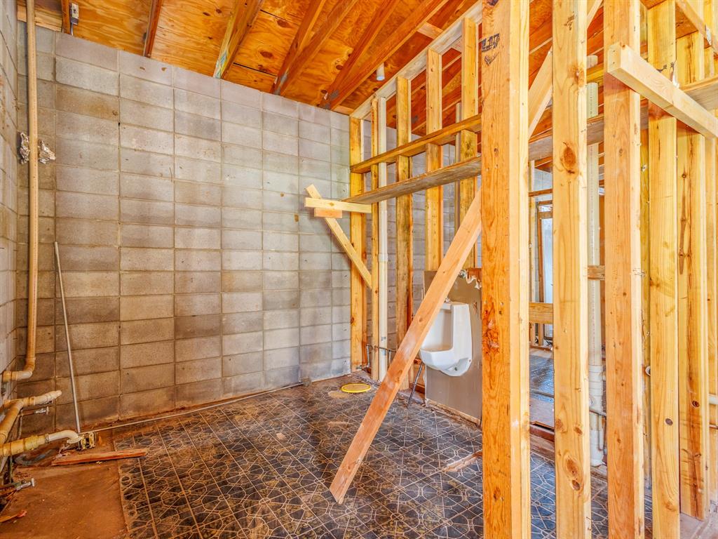 2719 Austin Avenue Property Photo 16