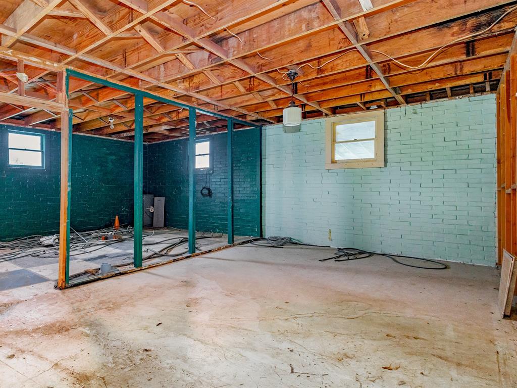 2719 Austin Avenue Property Photo 34
