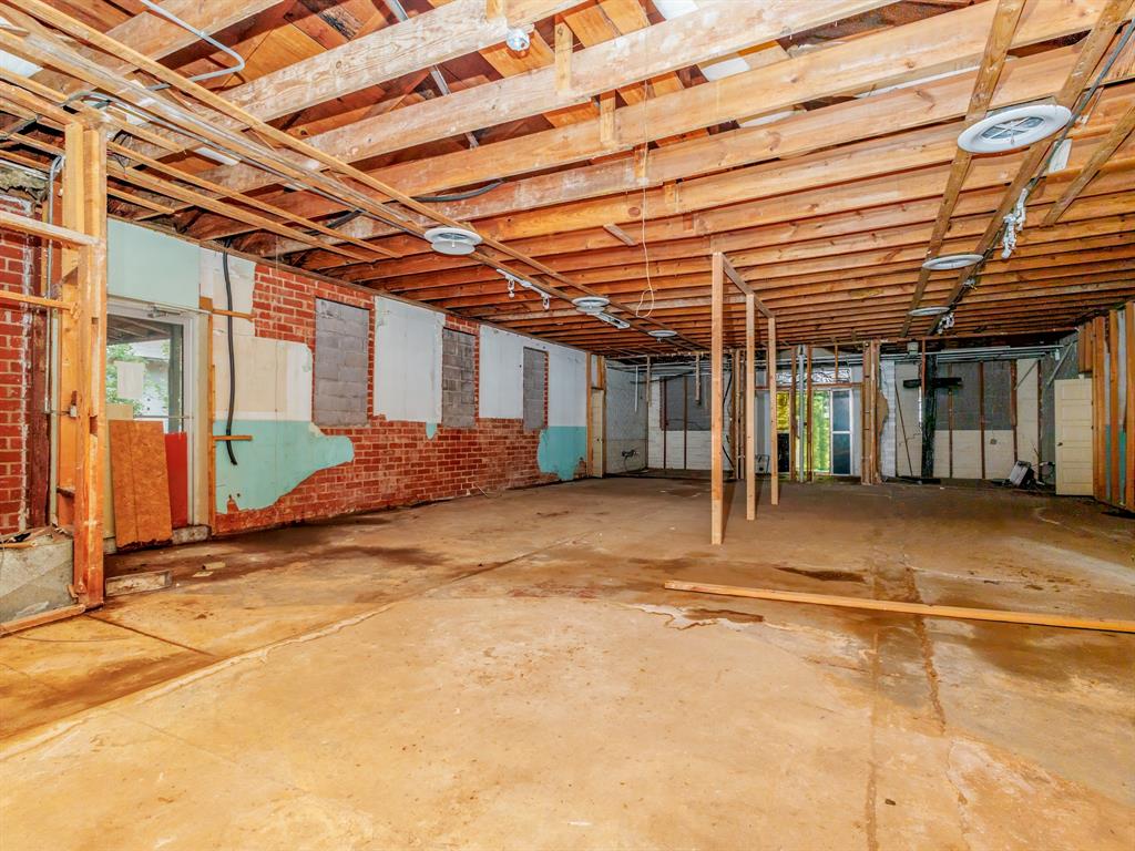 2719 Austin Avenue Property Photo 36