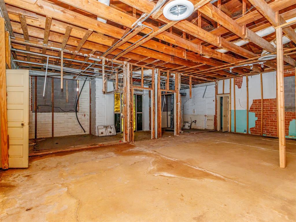 2719 Austin Avenue Property Photo 37