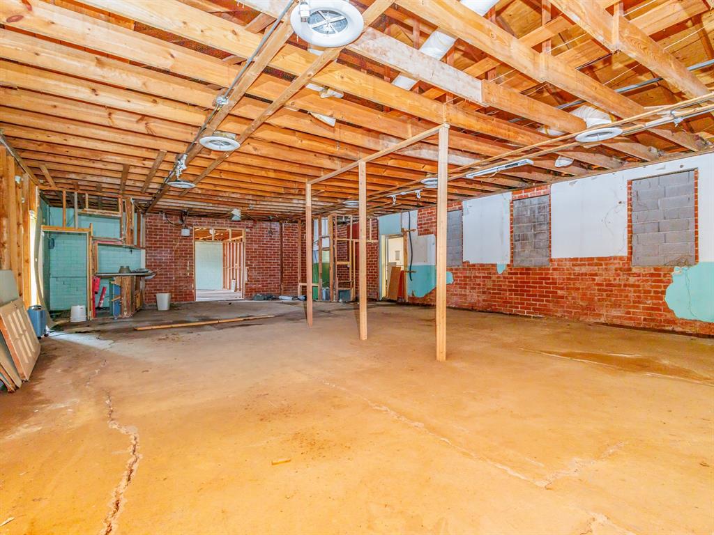 2719 Austin Avenue Property Photo 38