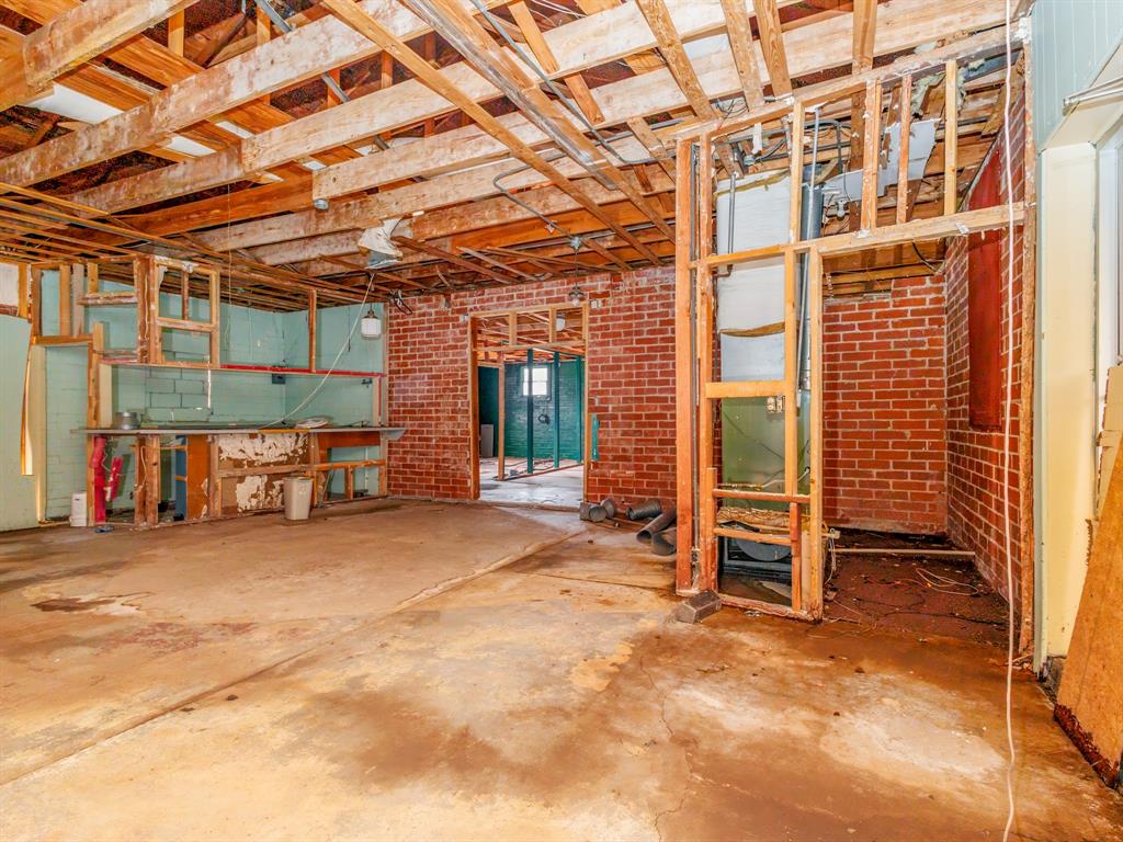 2719 Austin Avenue Property Photo 39