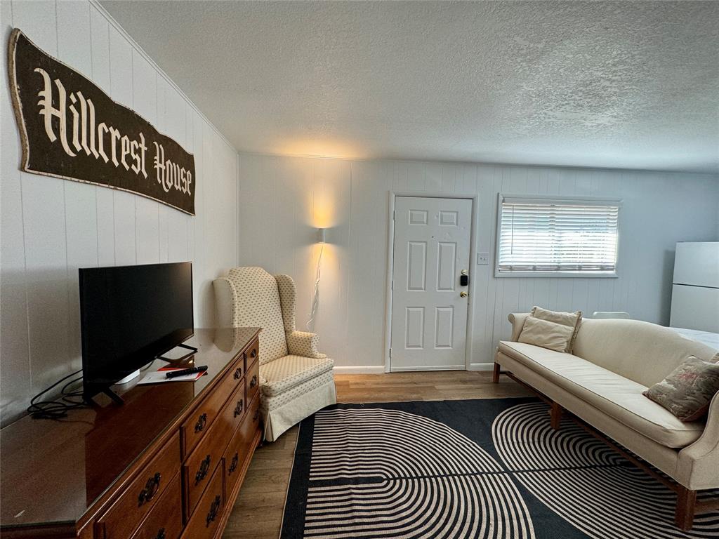 2401 Church Street Property Photo 3