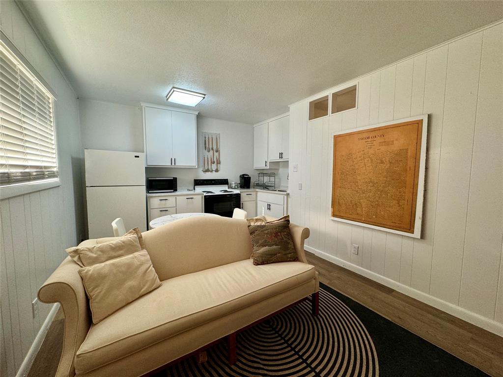 2401 Church Street Property Photo 7