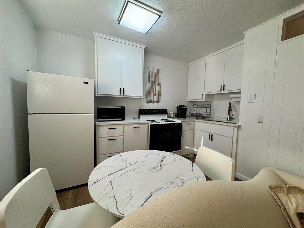 2401 Church Street Property Photo 8