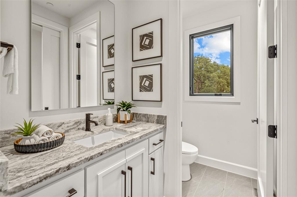 310 Shady Oaks Drive Property Photo 35