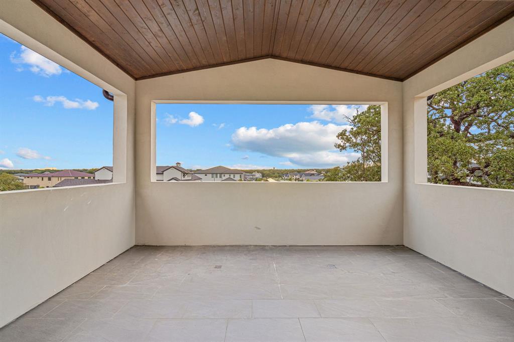310 Shady Oaks Drive Property Photo 36