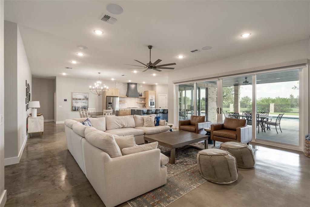 210 Bay Hill Drive Property Photo 4