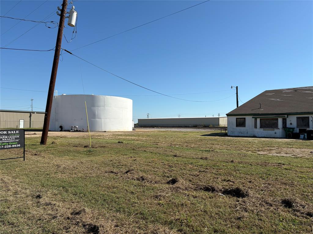 101 N 1st Street Property Photo 2