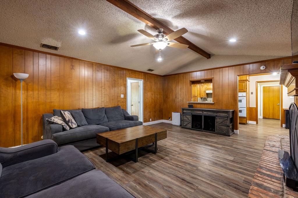 1634 Robin Place Property Photo 3