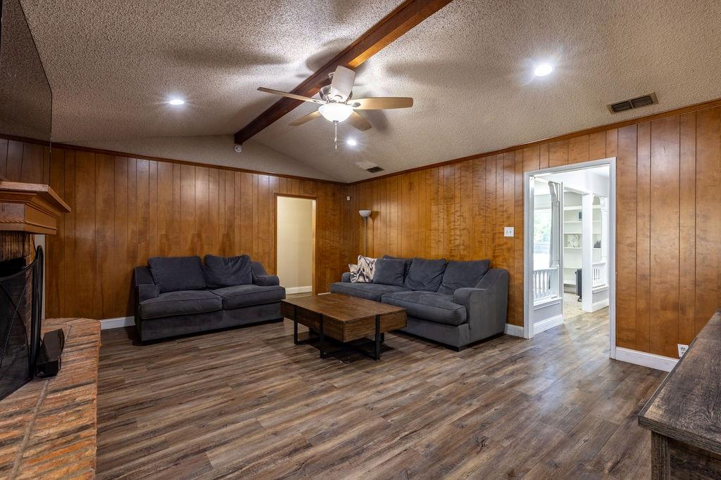 1634 Robin Place Property Photo 13