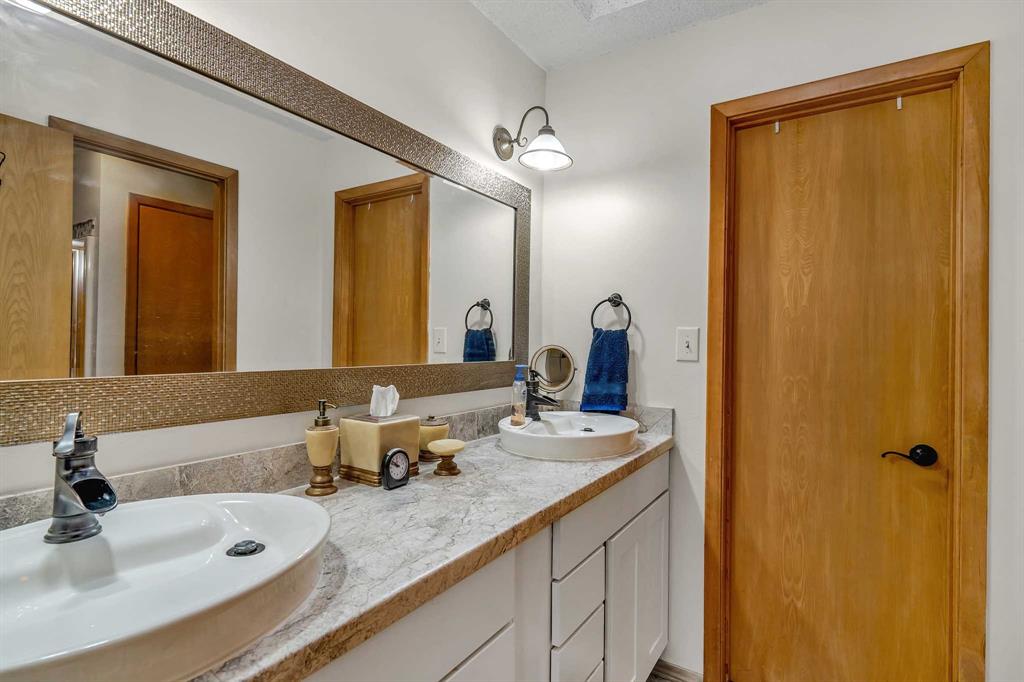 137 Shasta Path Property Photo 15
