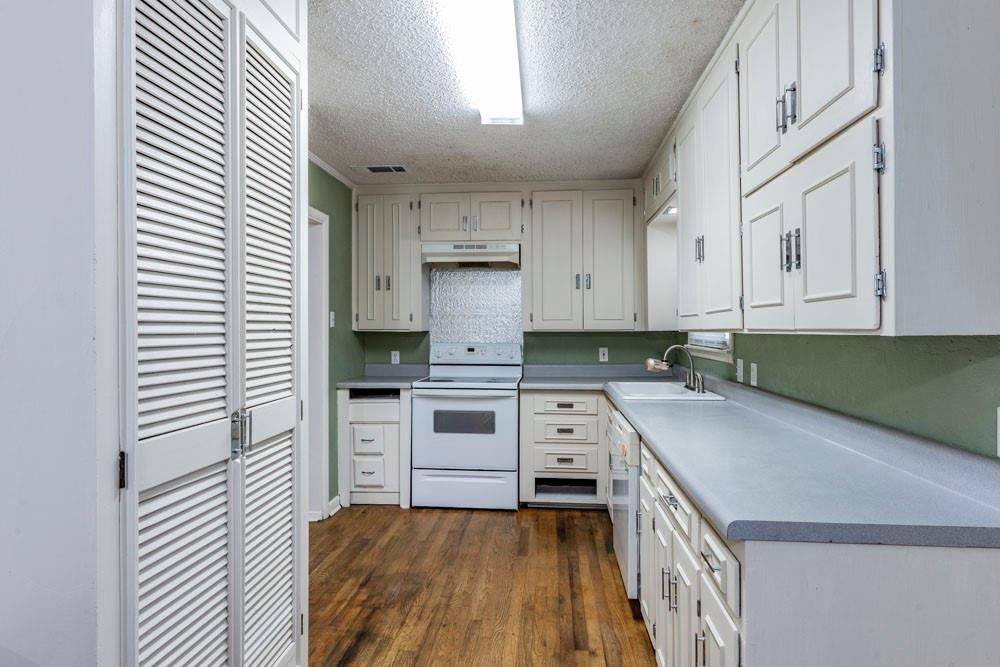 6801 Davidson Street Property Photo 5