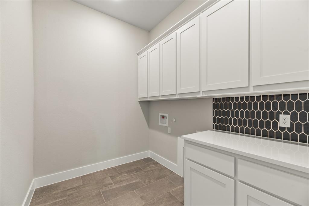 2205 Crystal Palace Boulevard Property Photo 23