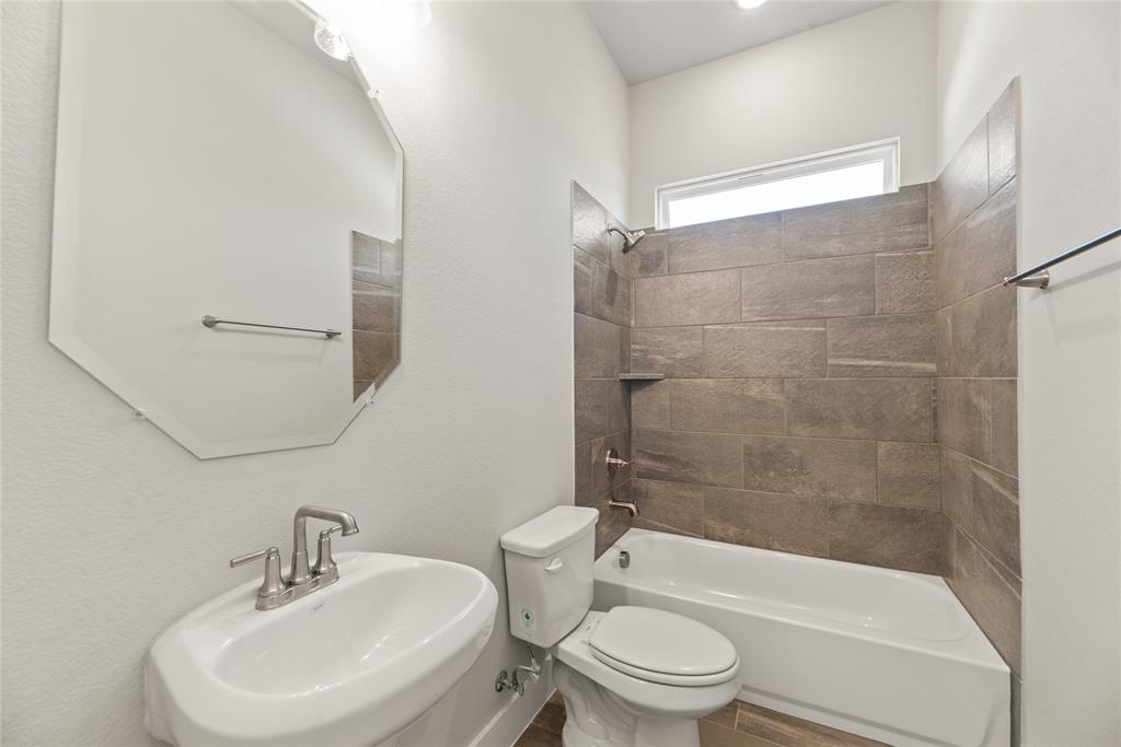 2205 Crystal Palace Boulevard Property Photo 24