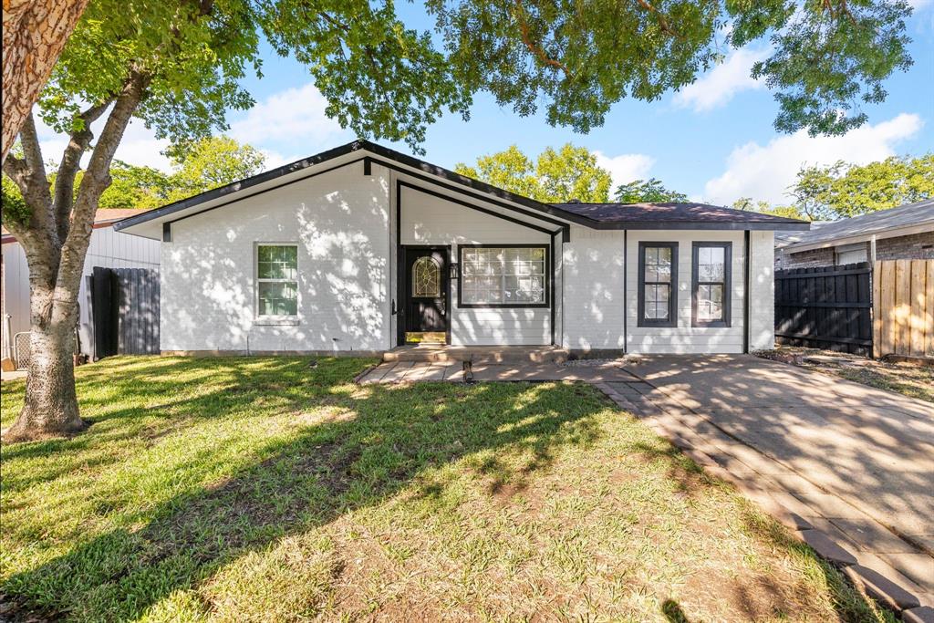 2441 Lakeshore Drive Property Photo