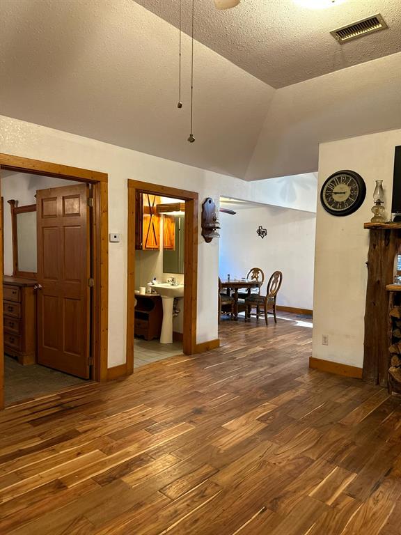 11420 County Road 420 Property Photo 4