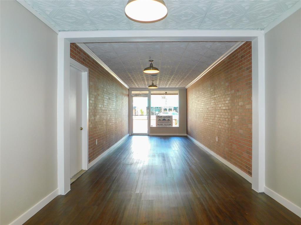 140 W Main Street B Property Photo 6