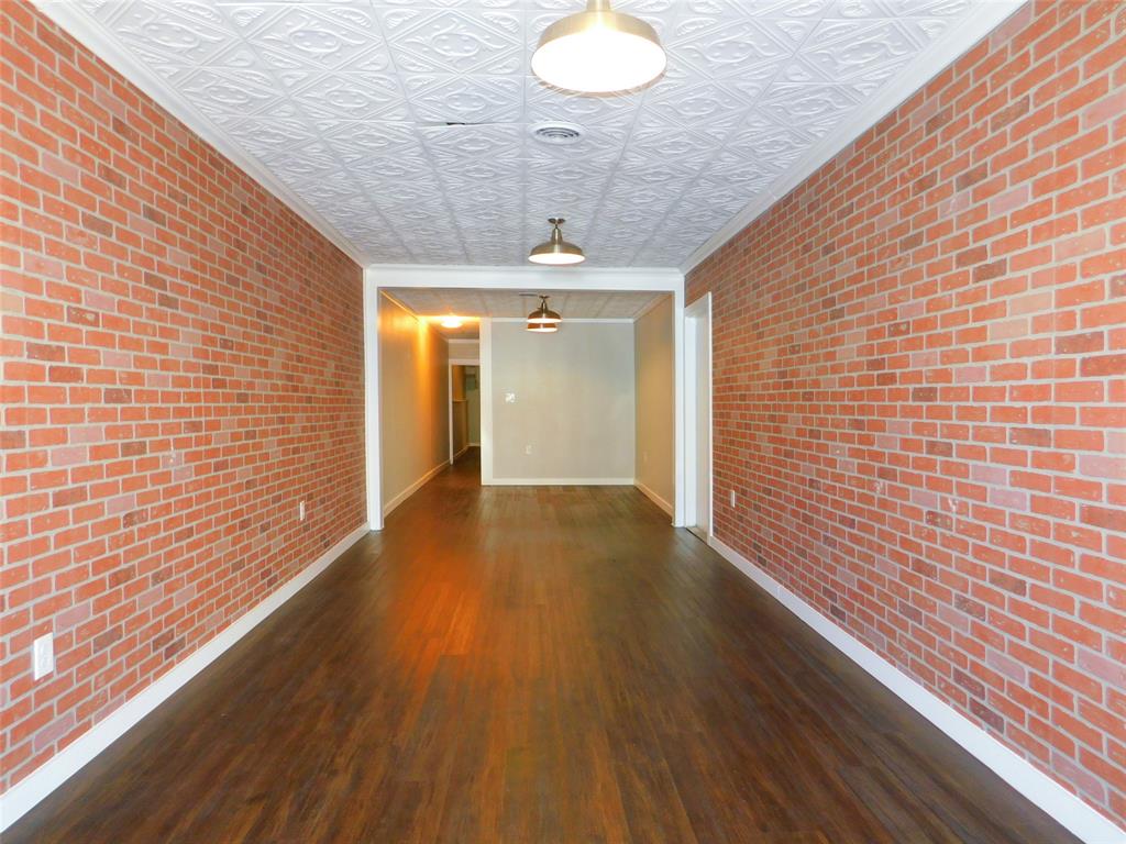 140 W Main Street B Property Photo 8