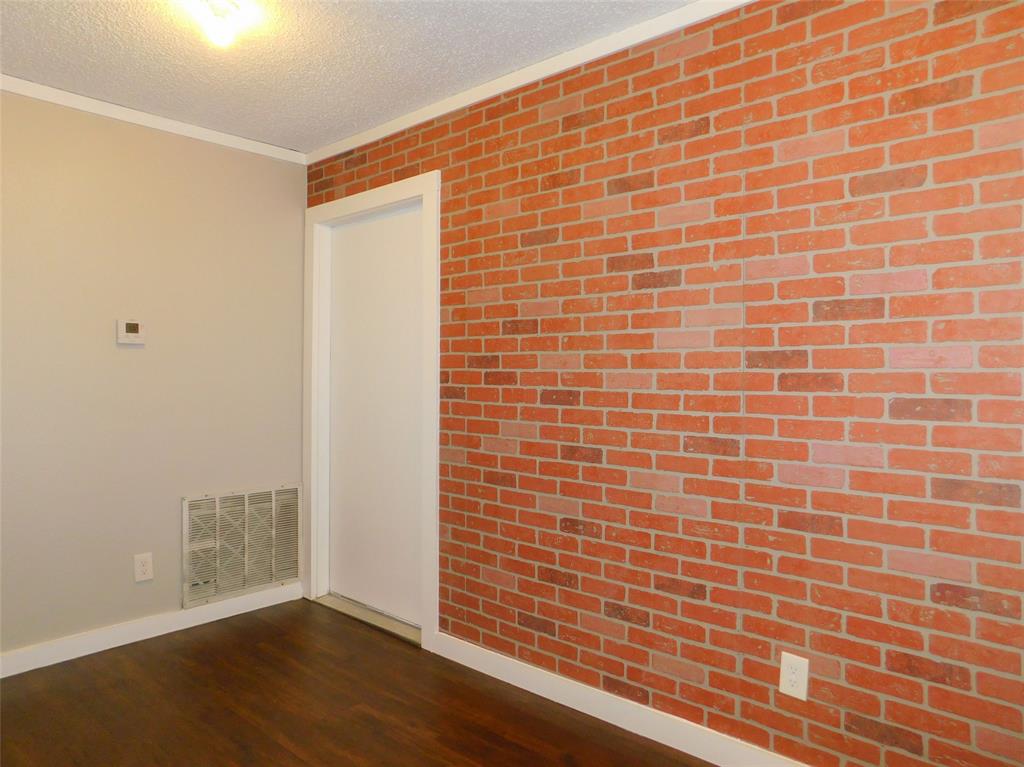 140 W Main Street B Property Photo 11