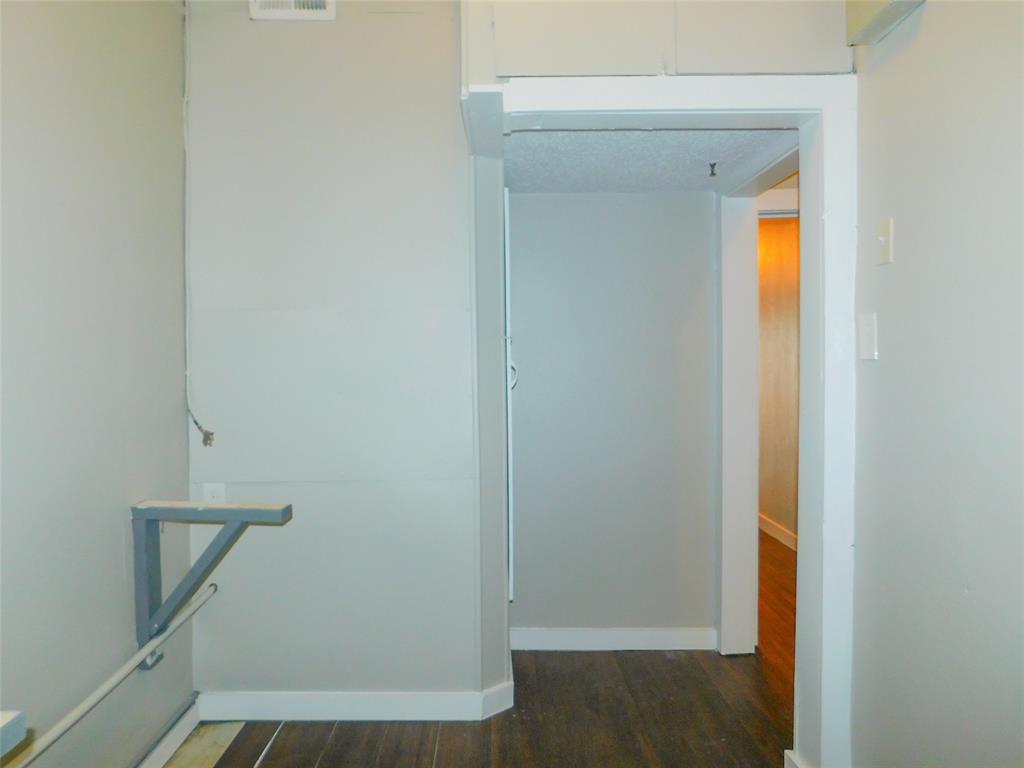 140 W Main Street B Property Photo 12