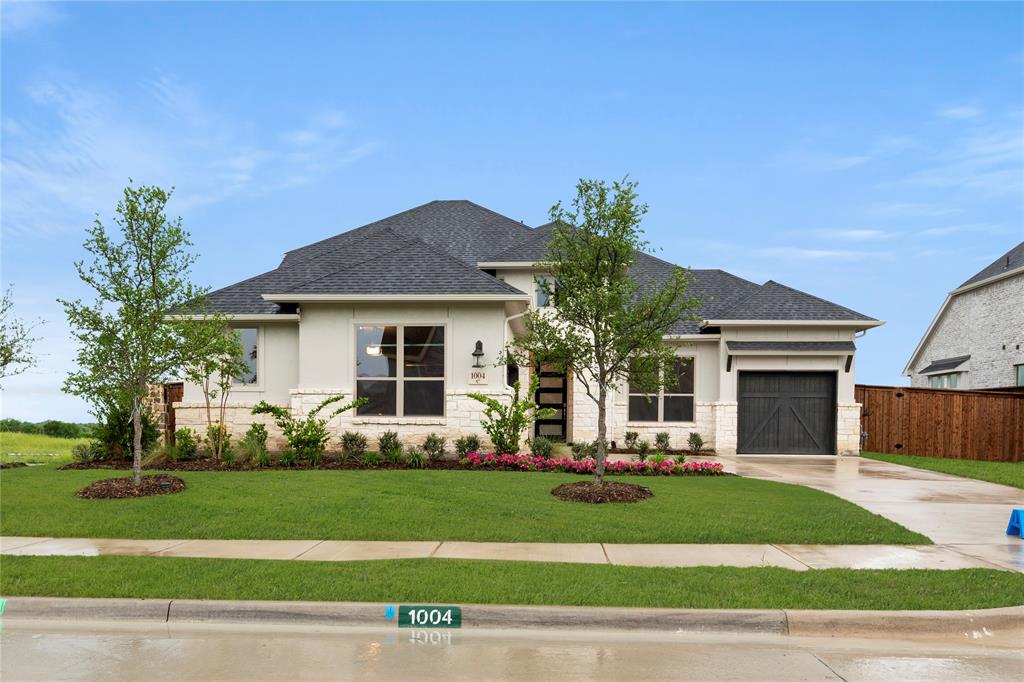 1004 Roys Property Photo