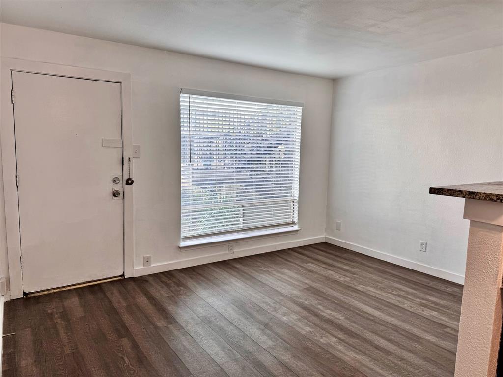 5001 Bowser Avenue Property Photo 7
