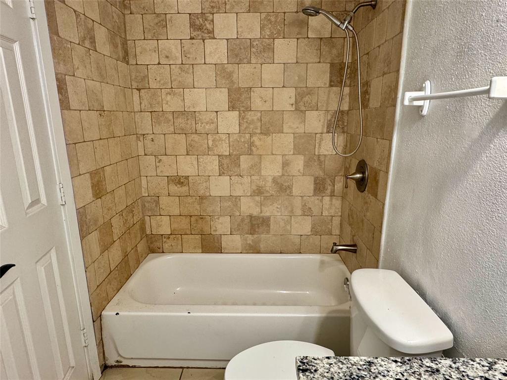 5001 Bowser Avenue Property Photo 11