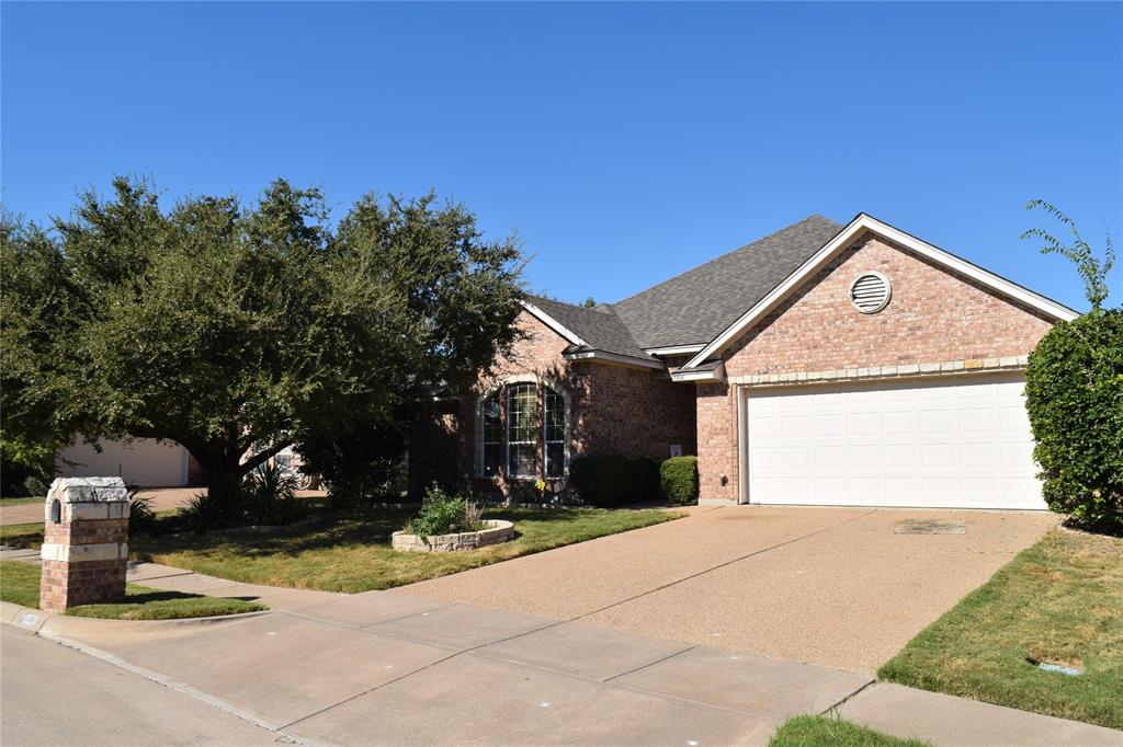 1004 Greenbriar Court Property Photo