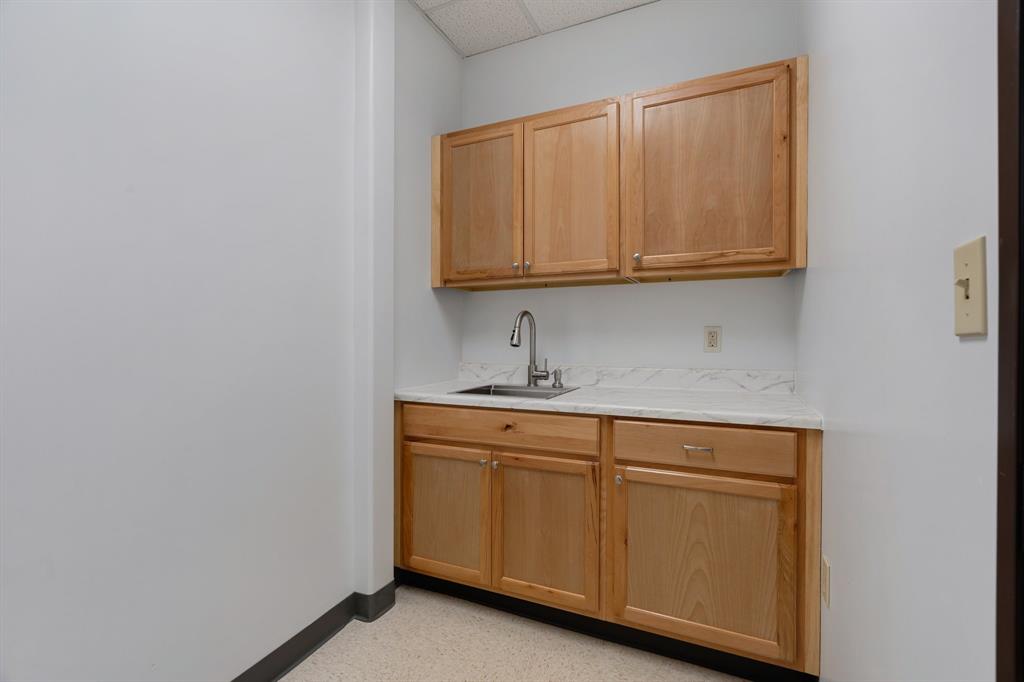 100 Allentown Parkway 208 Property Photo 14