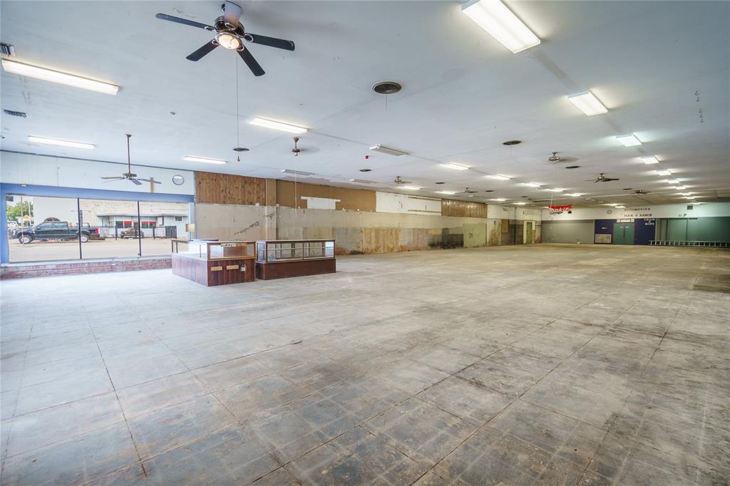 101 S Main Street Property Photo 14