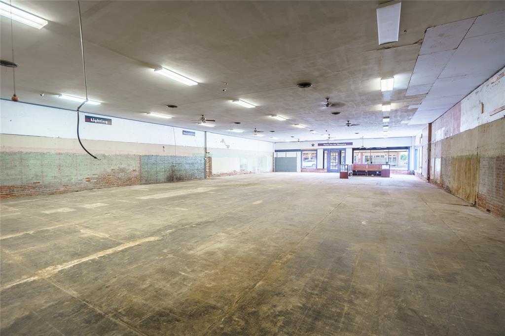 101 S Main Street Property Photo 15