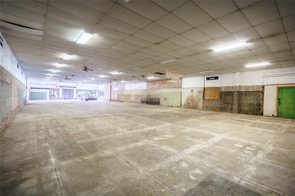 101 S Main Street Property Photo 16