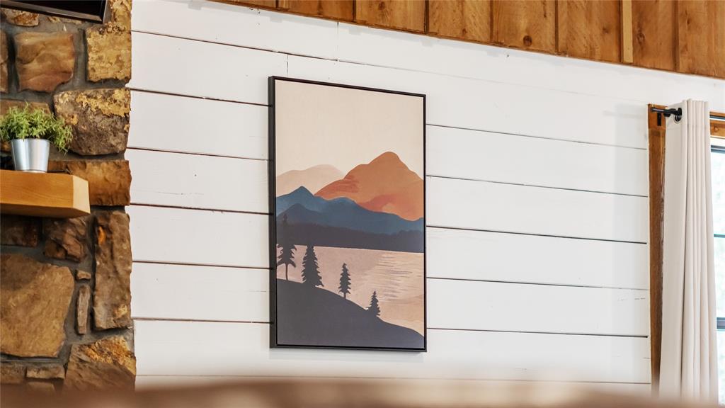 313 Post Oak Road Property Photo 5