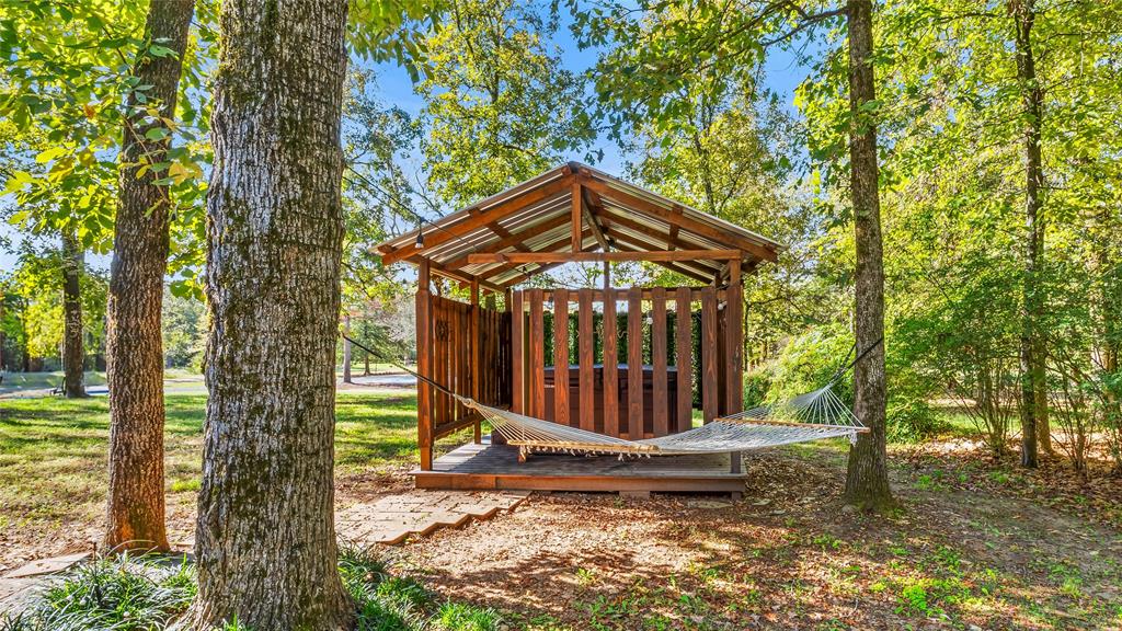 313 Post Oak Road Property Photo 29