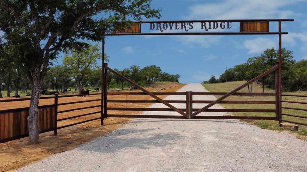1021 Drover's Trail Property Photo 1