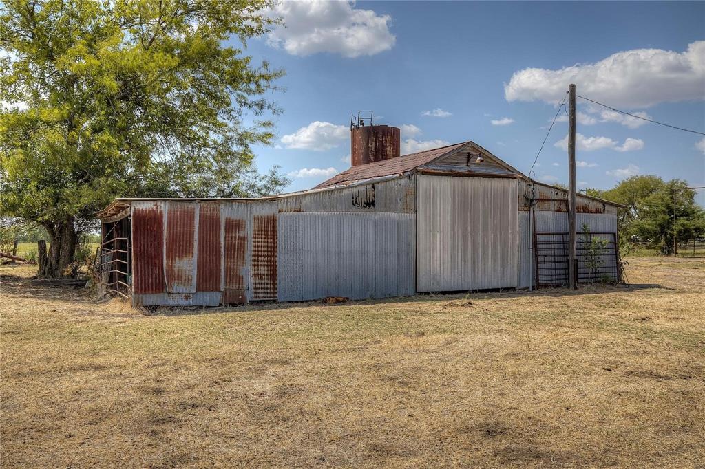 4183 County Rd 2596 Property Photo 25