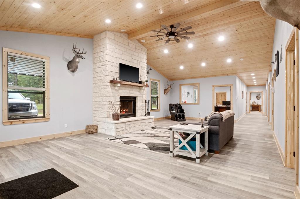 14730 N Hwy 271 Property Photo 4